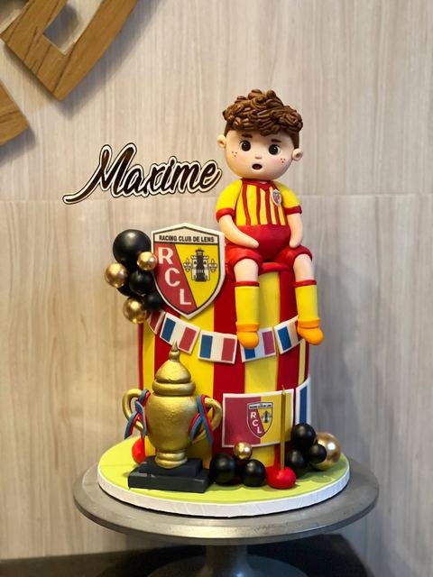 Birthday cake with a football theme