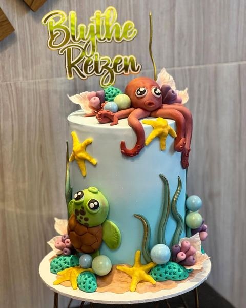 Birthday cake with an ocean sea turtle theme