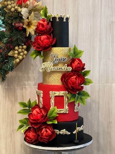 Birthday cake with a regal theme