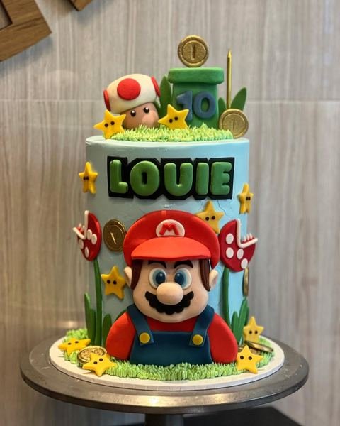 Birthday cake with a luigi theme