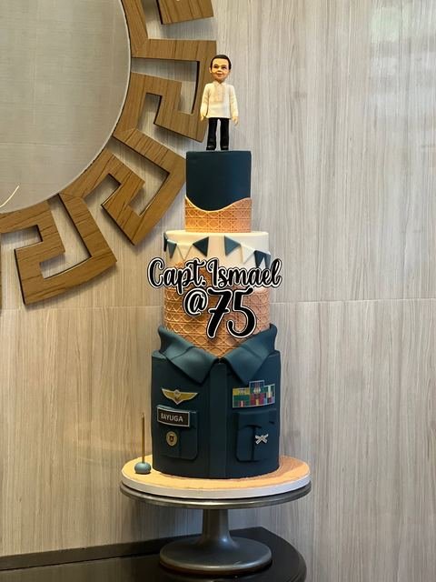 Birthday cake with a police theme