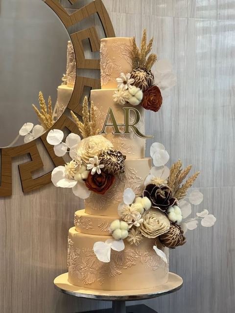 Elegant debut cake
