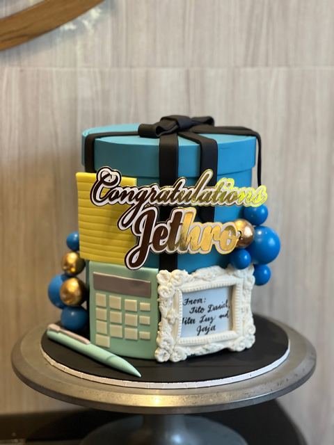 Graduation cake, accountant theme