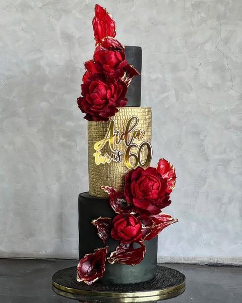 Custom cake, luxury glamour gold editorial design